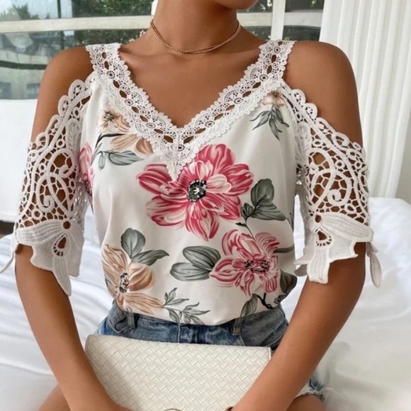 Tops - Boho Floral Print Cold Shoulder Lace Detail Top